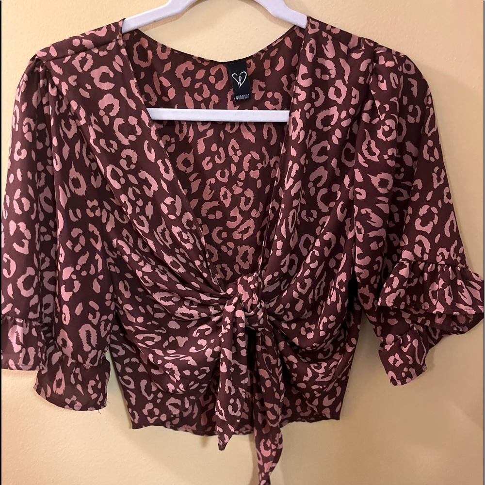Wrap in the front blouse